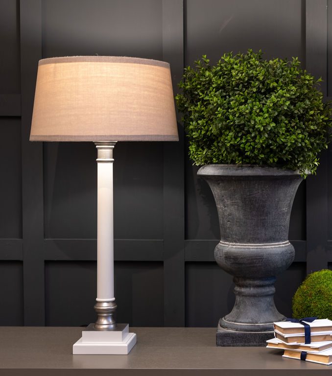 Boyd-166 Classic column lamp